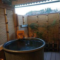 客室には温泉が備え付けられてます。