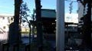 歯神清兵衛を祀った稲荷神社もあります。