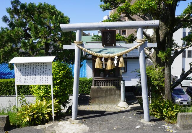 八剣神社