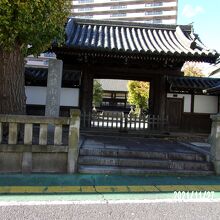 山門の様子です。