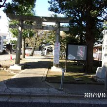 正面の鳥居です。