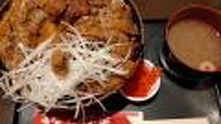 狸小路の豚丼