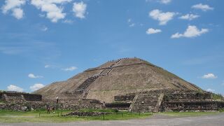 大きなピラミッドのある遺跡　テオティワカン遺跡