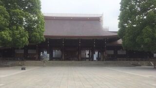 都心とは思えない神秘的な空間