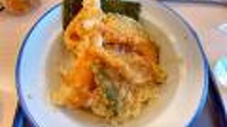 安い天丼があります。