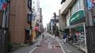 旧東海道沿いに続く商店街