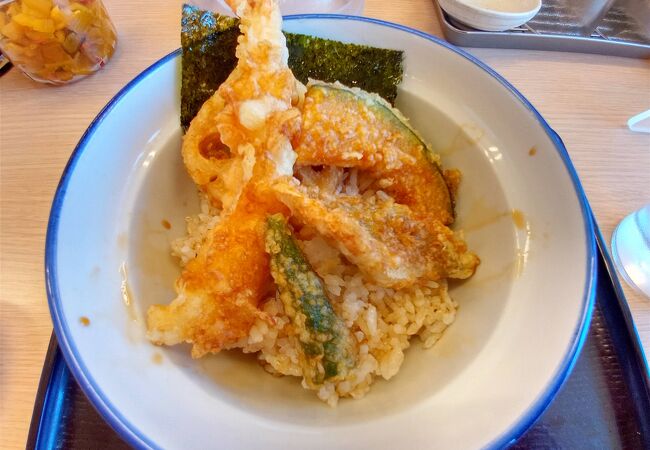 安い天丼があります。