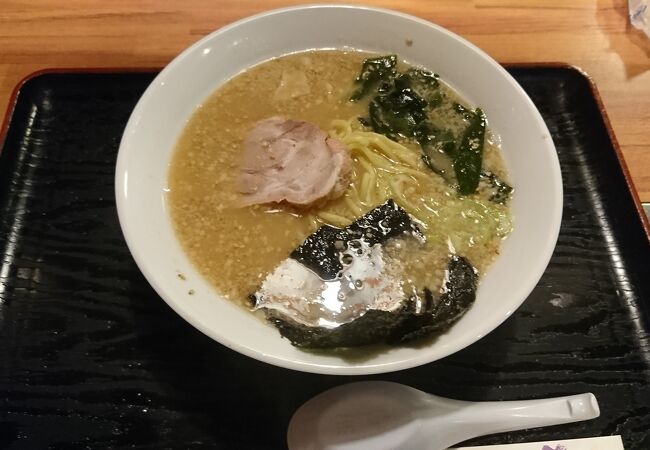 昼間の時間帯はラーメンメニューがあります