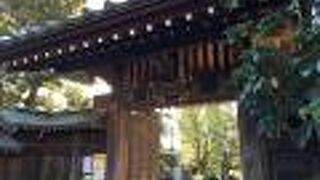 菓子屋横丁の近くにあるお寺