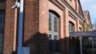 趣きあるレンガ造りの建物