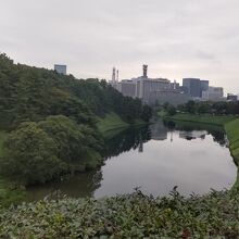 半蔵門からお堀端を下ります！