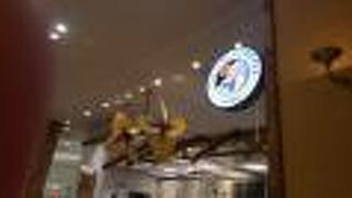 オープンなカフェ