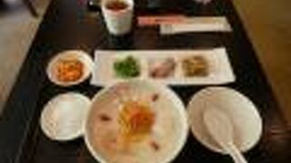 久々に鵠沼海岸駅前商店街泰光の中華粥