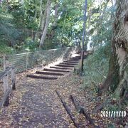 都立石神井公園に一部遺構が残っています。