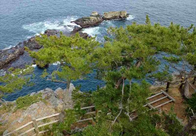 碁石海岸の見どころは八か所あって碁石八景と呼ばれています。