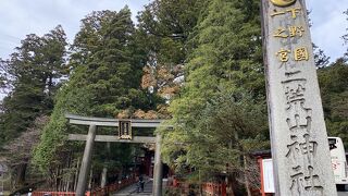 「日光二荒山神社」厳かな雰囲気だった神社が、少し様子が変わって来ました。