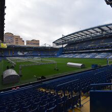 ピッチまでの距離が近い