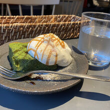 大和茶のガトーショコラ。抹茶ホワイトチョコ！な味