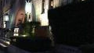 神保町の学士会館前