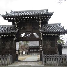 りっぱな仁王門