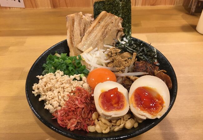 錦のまぜそば店