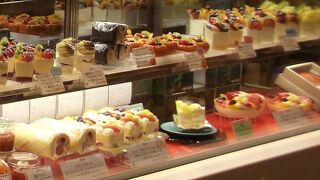 フルーツたっぷりの洋菓子