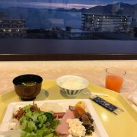 朝食バイキングを最上階のキャッスルビューでいただきました