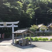 円山川河口の小さな神社