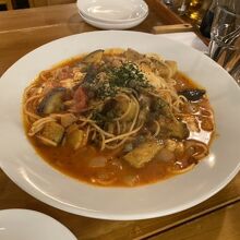茄子とモッツァレラチーズのトマトソーススパゲッティ