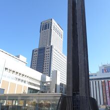 JRタワービルの建物外観