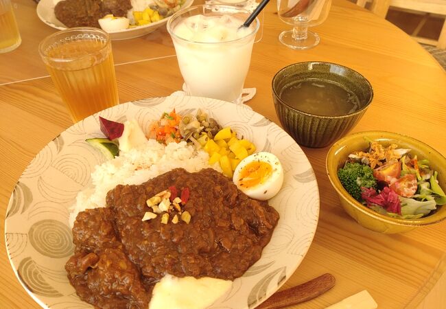 カレーうねるま