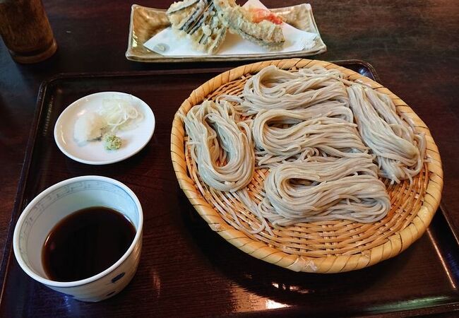 人気の蕎麦店