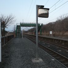 早朝誰もいない虎杖浜駅