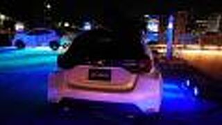 橋上のラリーカーに幻想的な演出が施されました