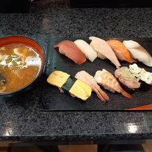 ランチ伊達10貫650円