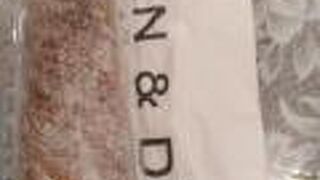 パン屋ケーキも販売しているし、イートインスペースあり