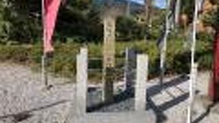 中学校の敷地内