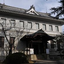 堂々とした建築