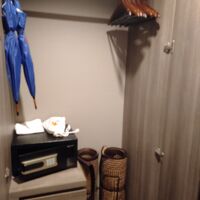 クローゼットにはセイフティボックスに傘、ゴザがありました。