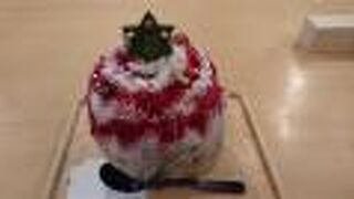 店内の雰囲気も品物も、クリスマスらしかった