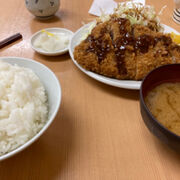 ボリュームあるとんかつ屋