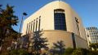 1995年に竣工したクラシックホール