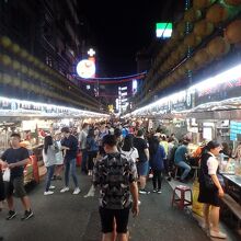 賑やかな基隆夜市