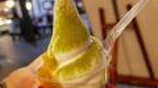 お茶屋さんでソフトクリーム