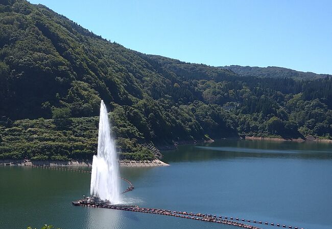 日本一の月山湖水大噴水