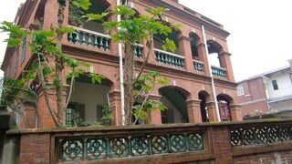 洋館たち並ぶ「コロンス島」