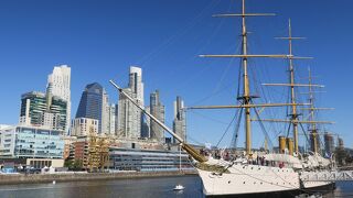 海軍士官学校の演習船として活躍した帆走フリゲート艦。現在は博物館に