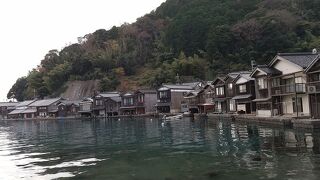 綺麗な海と舟屋