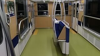 新しい車内風景