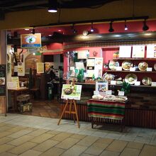 お店の外からメキシコを感じます